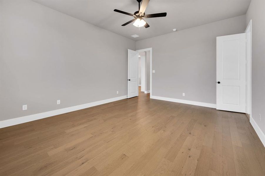 Spacious, unfurnished interior of a new home in Springside Estates II, Waxahachie (Image 23). Spacious, unfurnished interior of a new home in Springside Estates II, Waxahachie (Image 23).