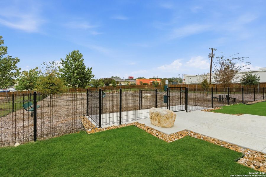 Community amenities in Rose Hill, San Antonio (Image 29).