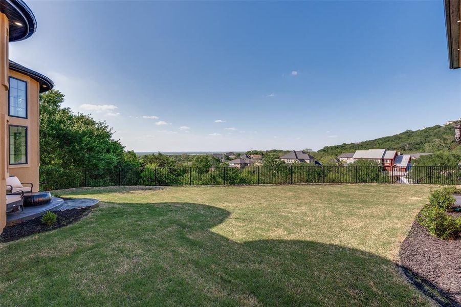 Exterior details and patio area of a home in , Cedar Hill (Image 3).