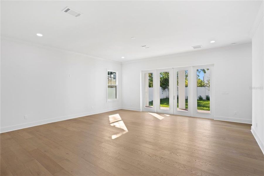 Spacious, unfurnished interior of a new home in , Tampa (Image 20).