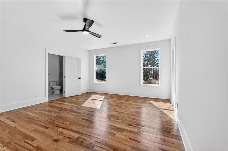Spacious, unfurnished interior of a new home in , Atlanta (Image 28).
