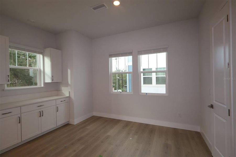 Spacious, unfurnished interior of a new home in Apex at Seminole Heights, Tampa (Image 10).