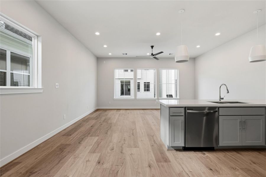 Spacious, unfurnished interior of a new home in Willowbend Point, Houston (Image 21).