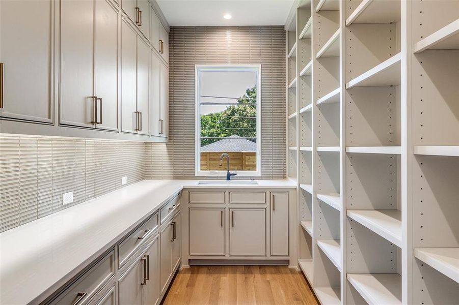 Pantry with a sink Pantry with a sink