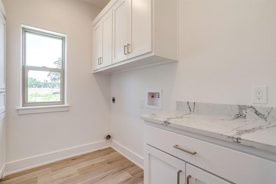 Furnished interior view inside a new home in , Mineral Wells (Image 15).