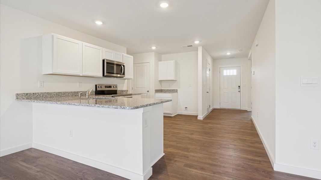 Furnished interior view inside a new home in Emory Creek, Harriman (Image 6).