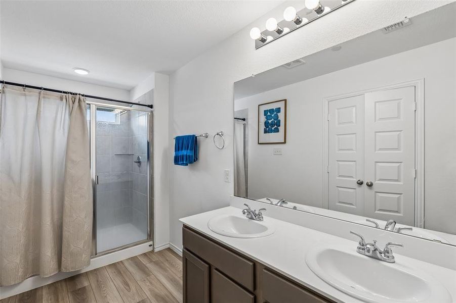 Furnished interior view inside a new home in Cloverleaf Crossing Townhomes, Mesquite (Image 16).