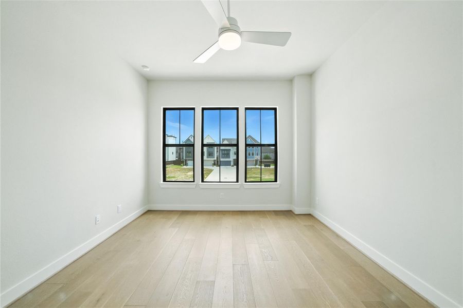 Spacious, unfurnished interior of a new home in Spring Valley Creek, Houston (Image 21). Spacious, unfurnished interior of a new home in Spring Valley Creek, Houston (Image 21).
