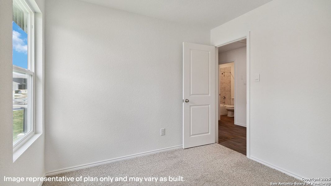 Spacious, unfurnished interior of a new home in Redbird Ranch, San Antonio (Image 22).