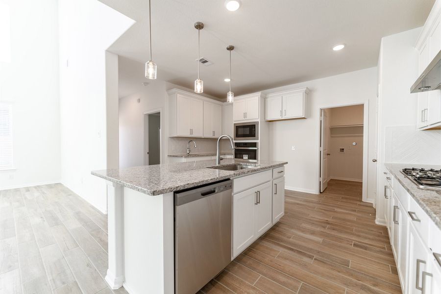 Furnished interior view inside a new home in Lago Mar, Texas City (Image 4).