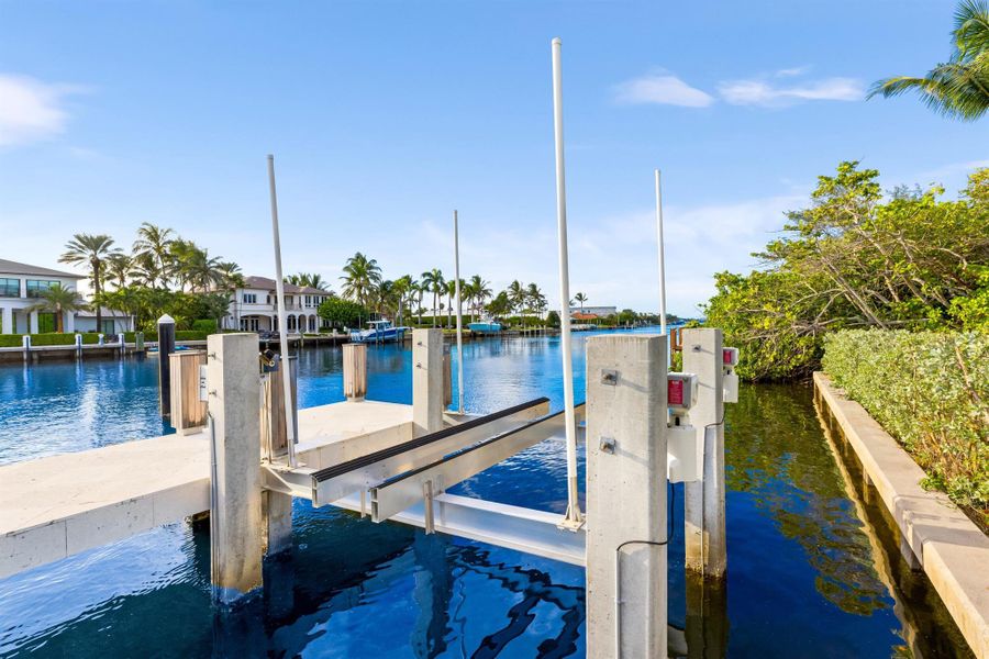 Furnished interior view inside a new home in , Manalapan (Image 4).