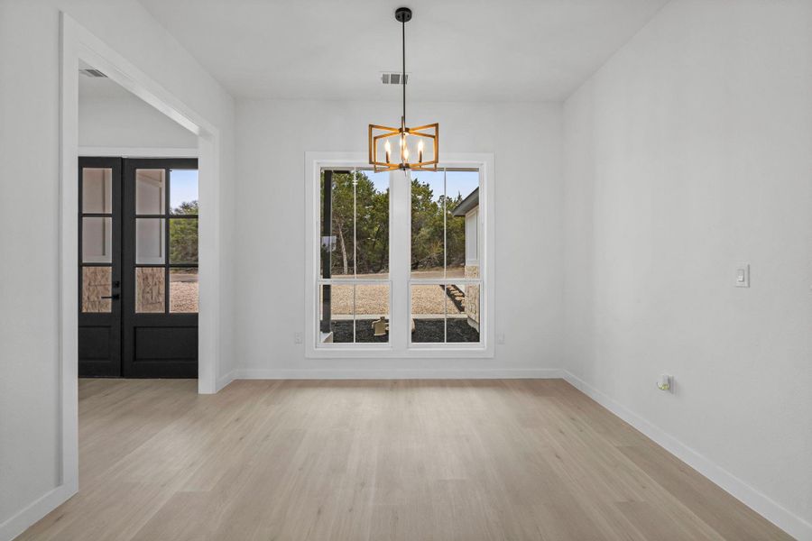 Spacious, unfurnished interior of a new home in , Wimberley (Image 17).