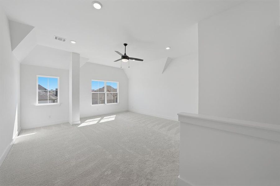 Spacious, unfurnished interior of a new home in Tavolo Park, Fort Worth (Image 19).