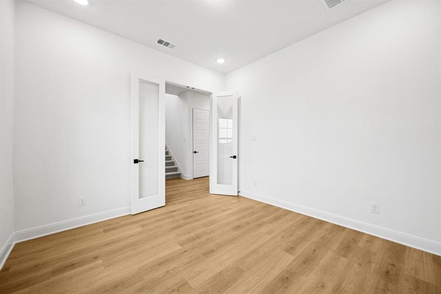 Spacious, unfurnished interior of a new home in Mantua Point Gardens, Van Alstyne (Image 24).