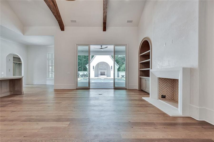 Spacious, unfurnished interior of a new home in , Alpharetta (Image 77).