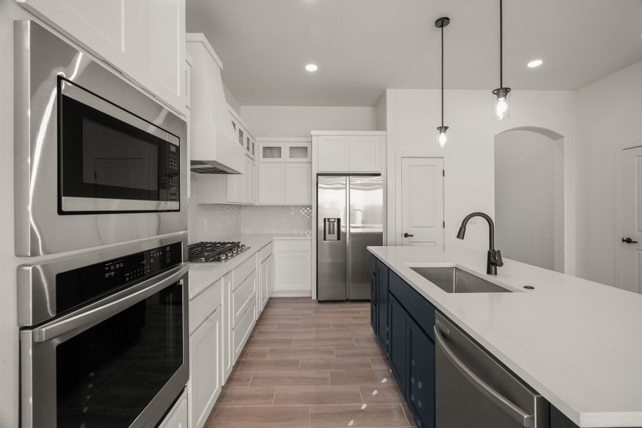 Furnished interior view inside a new home in Tierra Del Este 91, El Paso (Image 6).