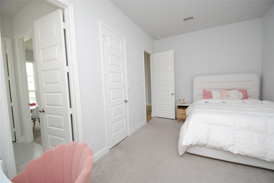Furnished interior view inside a new home in Cross Creek Ranch, Fulshear (Image 27).