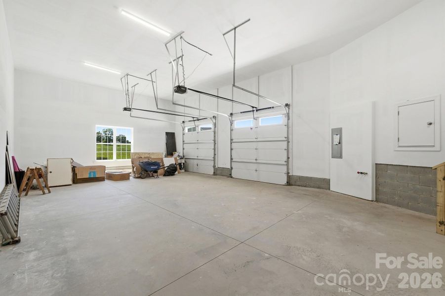 Spacious, unfurnished interior of a new home in , Monroe (Image 41).