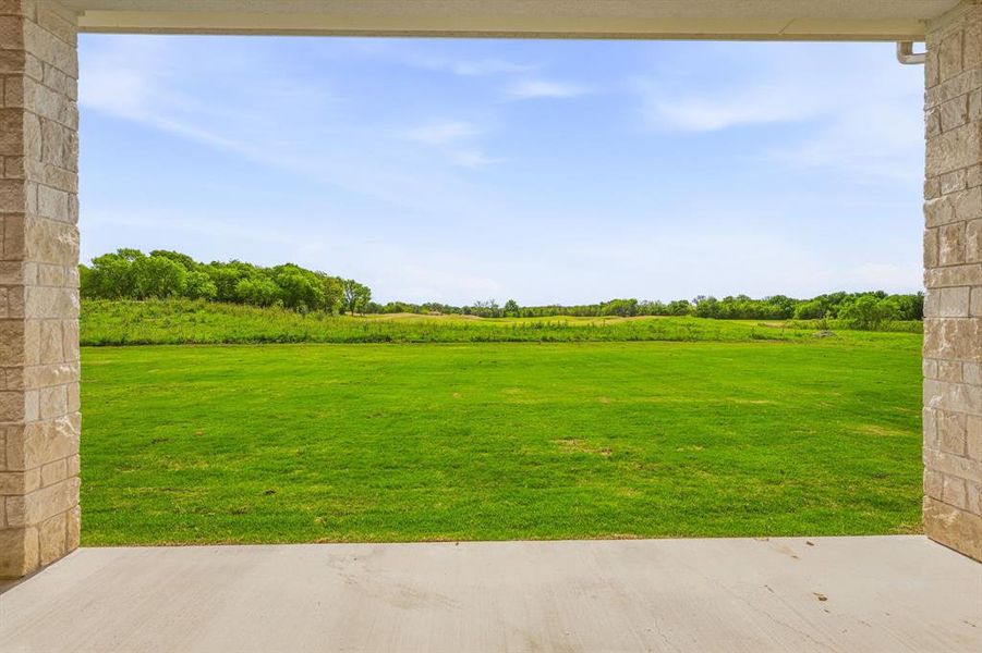 Exterior details and patio area of a home in , Glen Rose (Image 23).