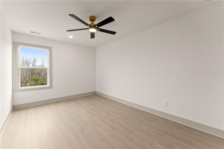 Spacious, unfurnished interior of a new home in , Jefferson (Image 24).