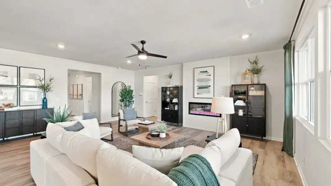 Representative furnished interior of a home built from the Denton by D.R. Horton in Fairway 17 at Mirror Lake, Villa Rica (Image 16).