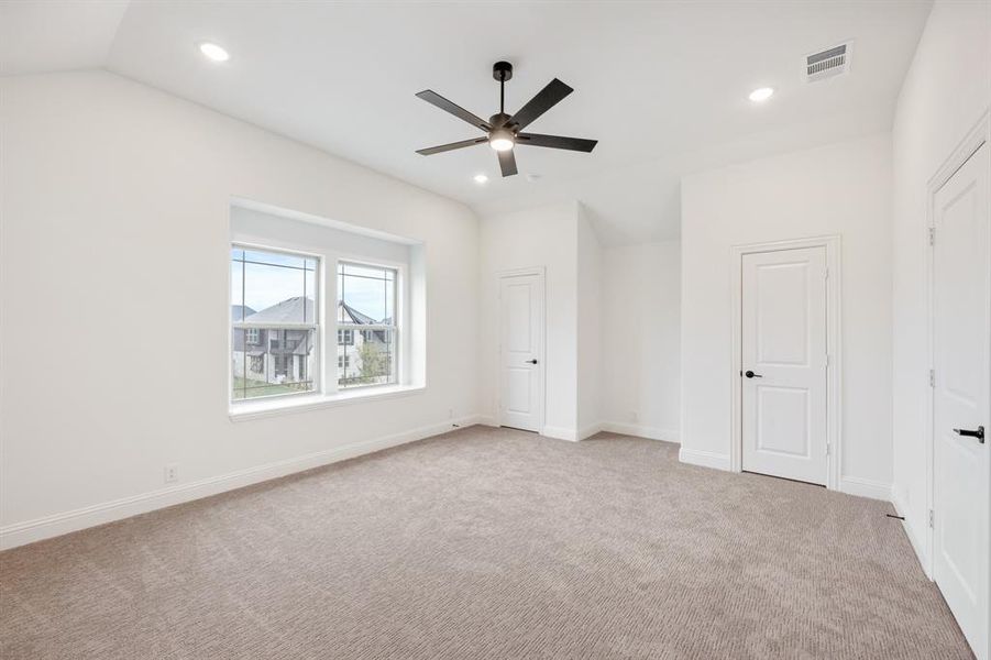 Spacious, unfurnished interior of a new home in Windsong Ranch Classic 61, Prosper (Image 32).