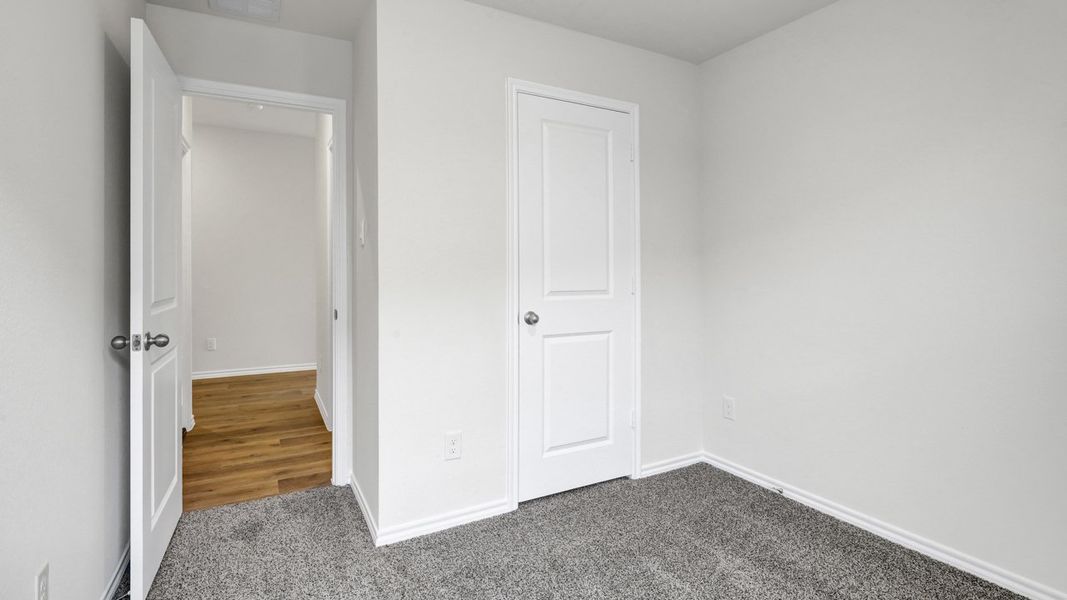 Spacious, unfurnished interior of a new home in Stonewyck Farms, Ennis (Image 16).