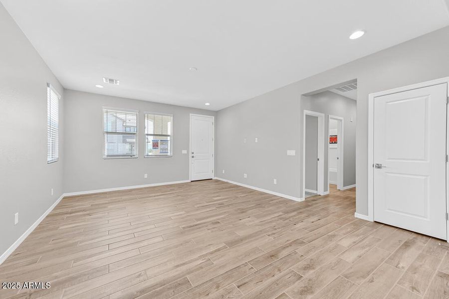 9964 W Piccadilly Road - Ready Now!