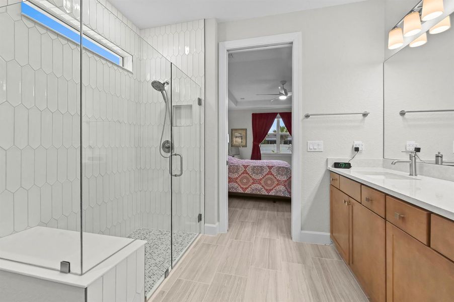 31 Bathroom 02
