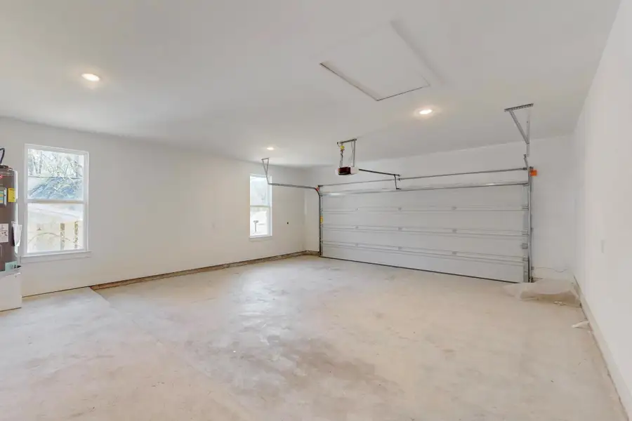 Spacious, unfurnished interior of a new home in , Bastrop (Image 20).