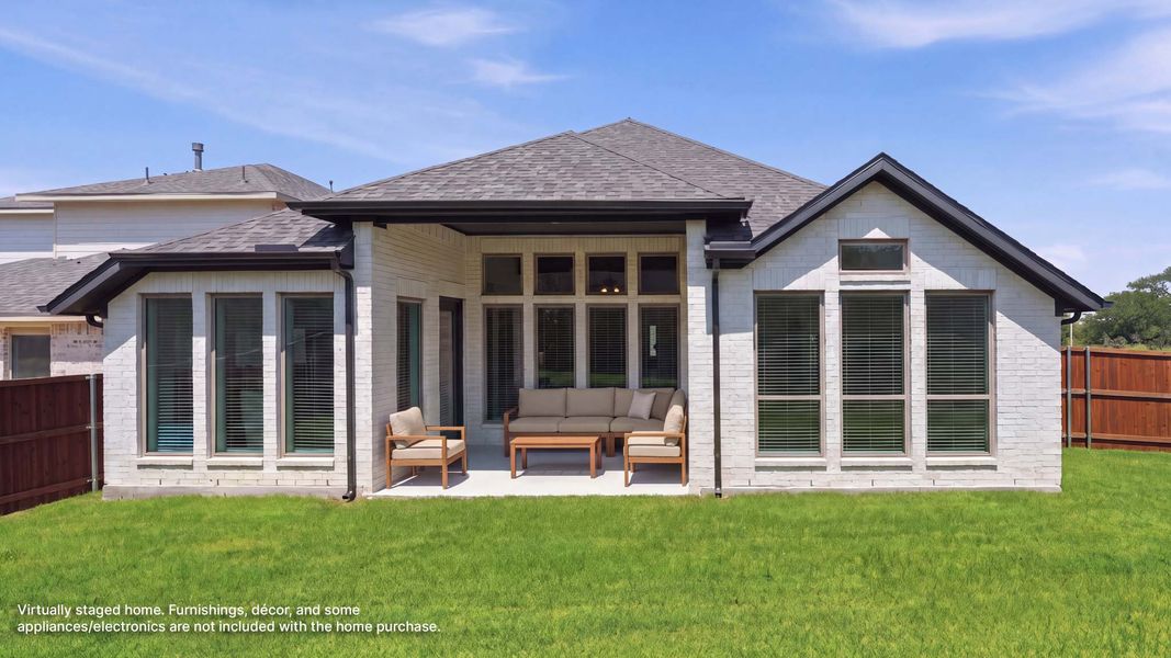 Exterior details and patio area of a home in Talon Hills, Fort Worth (Image 3).