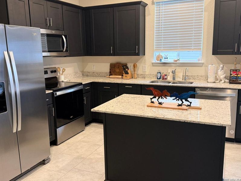 Furnished interior view inside a new home in Cinco Lakes, San Antonio (Image 3).