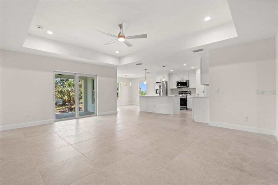 Spacious, unfurnished interior of a new home in , Englewood (Image 18).