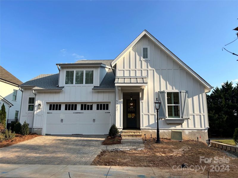 Beautiful Modern Farmhouse exterior!