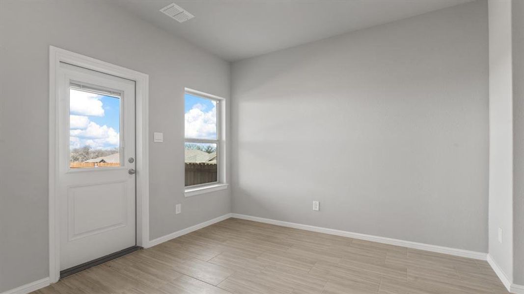 Spacious, unfurnished interior of a new home in Lonestar at Liberty Trails, Fort Worth (Image 19).
