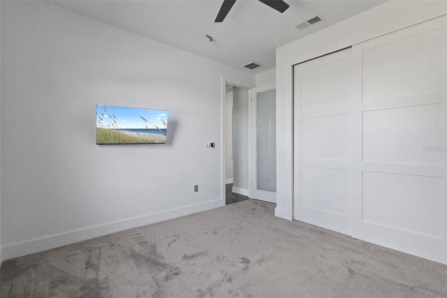 Spacious, unfurnished interior of a new home in , North Port (Image 14).