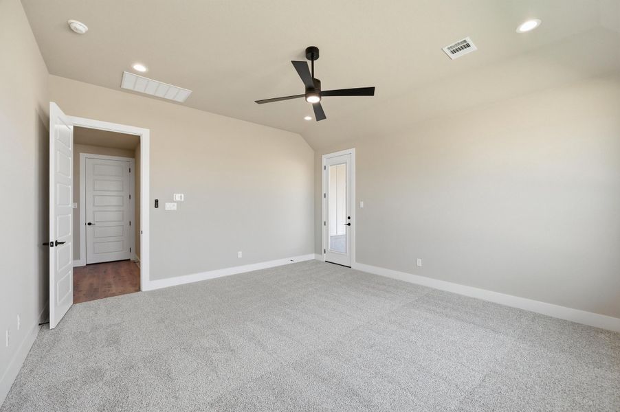 Spacious, unfurnished interior of a new home in Rocky Top Ranch, Reno (Image 27). Spacious, unfurnished interior of a new home in Rocky Top Ranch, Reno (Image 27).