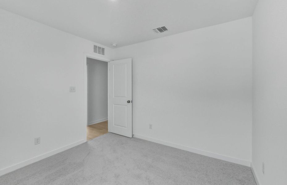 Spacious, unfurnished interior of a new home in Larson Crossing, Elgin (Image 14).