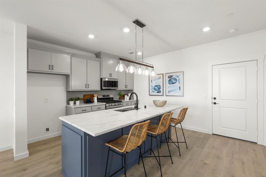 09. 2005 Aldrich - Kitchen