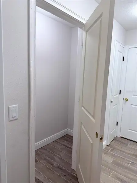 Spacious, unfurnished interior of a new home in , Ocala (Image 18).