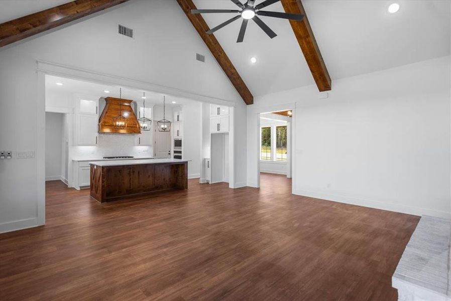 Spacious, unfurnished interior of a new home in , Lindale (Image 21).