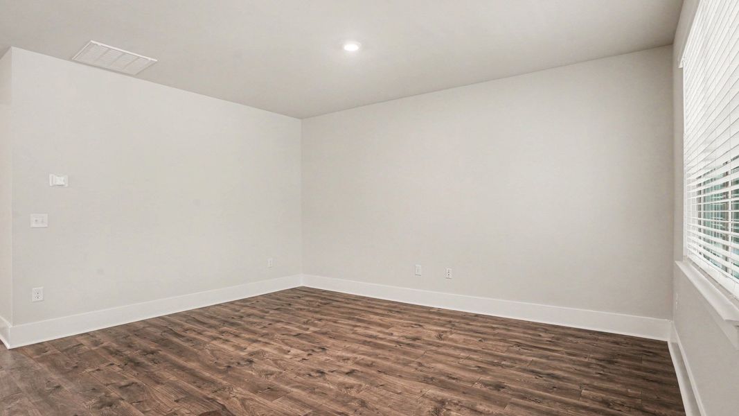 Spacious, unfurnished interior of a new home in Coastal Farms, Conway (Image 11).