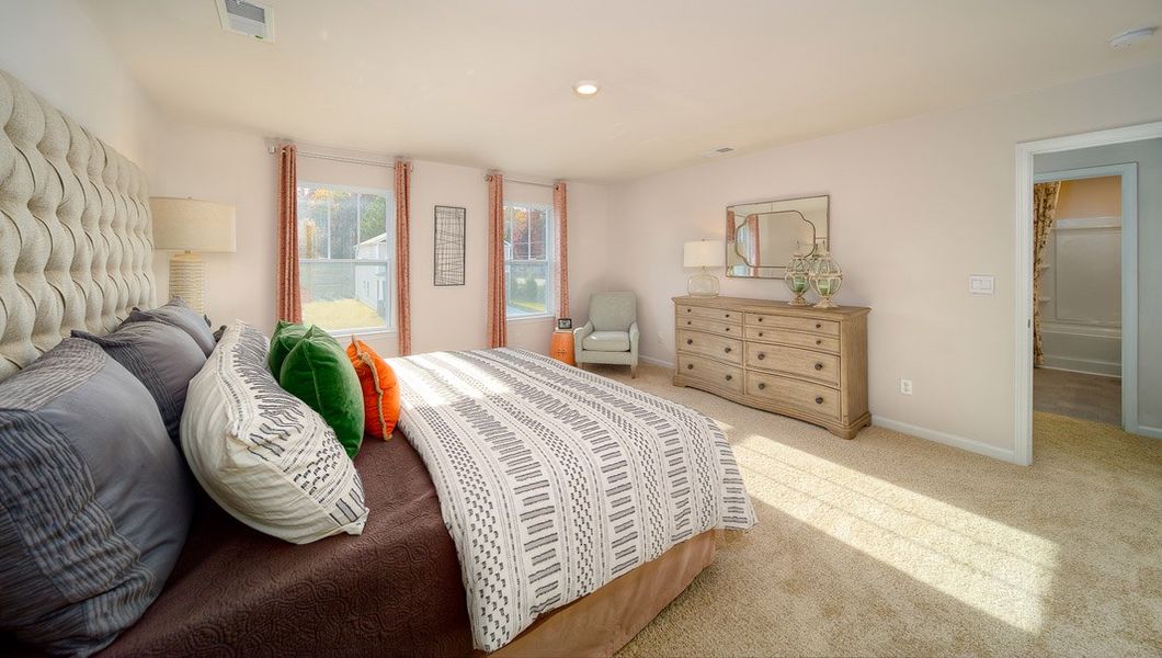 Furnished interior view inside a new home in Valleywood Farms, Waynesville (Image 20).