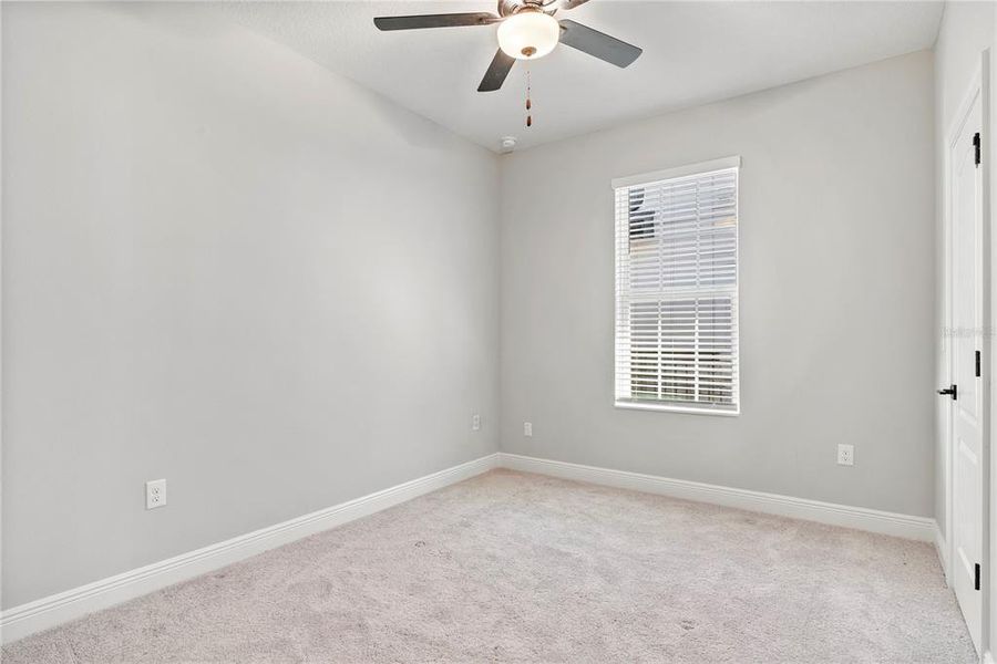 Spacious, unfurnished interior of a new home in Reunion Village, Kissimmee (Image 34).