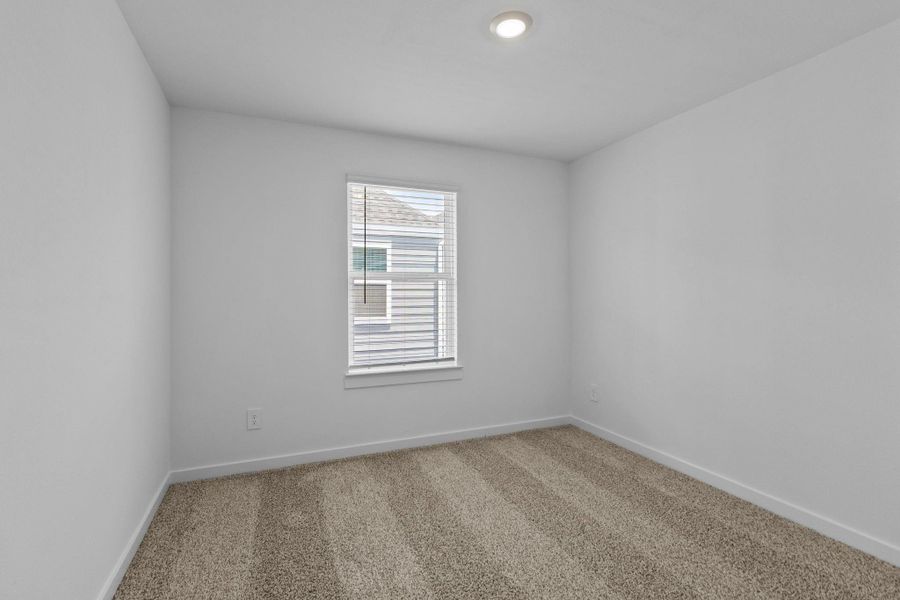Spacious, unfurnished interior of a new home in Highland Court, Houston (Image 18).