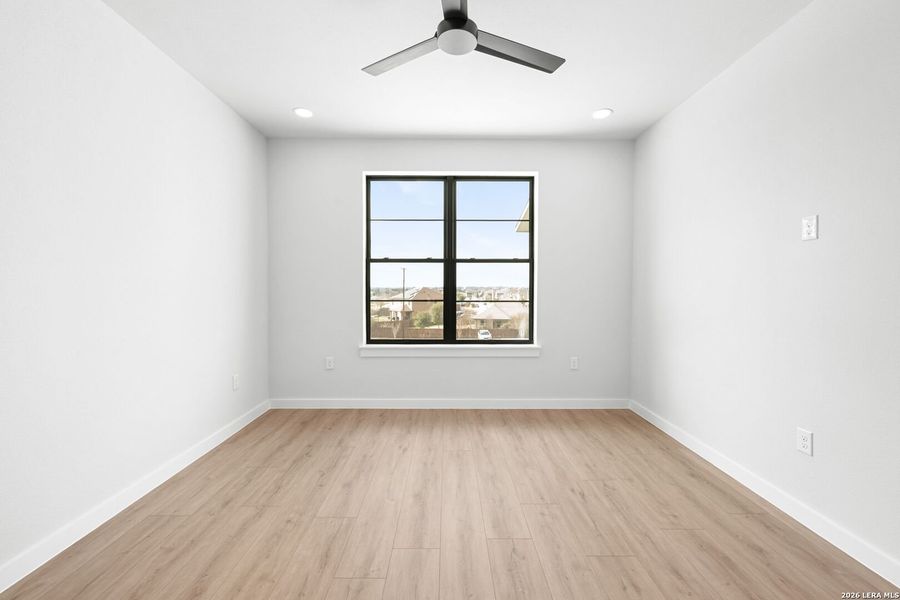 Spacious, unfurnished interior of a new home in Dovetail, New Braunfels (Image 16).