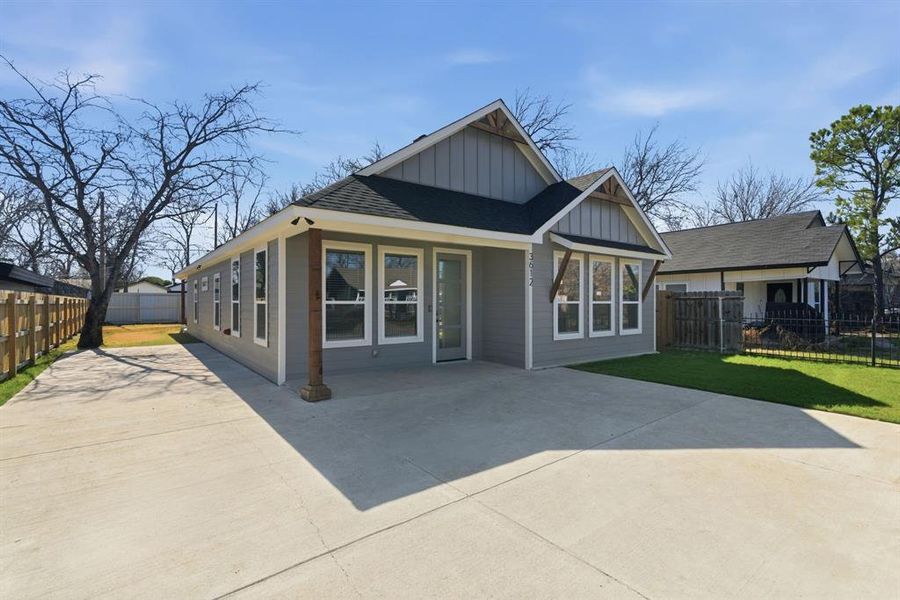 Front exterior of a new home in , Fort Worth, TX, highlighting curb appeal (Image 26).