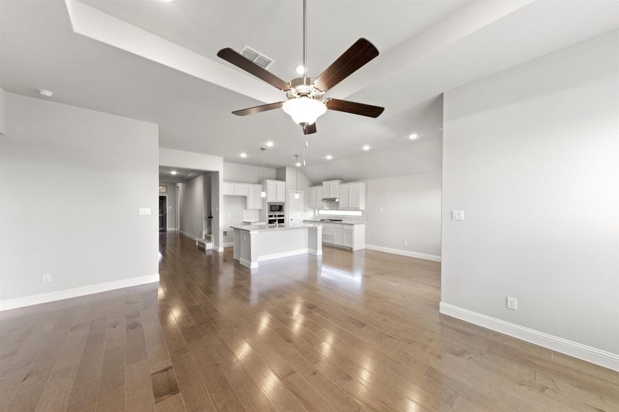 Spacious, unfurnished interior of a new home in Keeneland, Aubrey (Image 21).