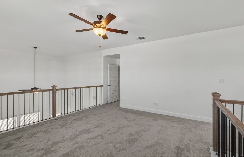 Spacious, unfurnished interior of a new home in Santa Rita Ranch, Liberty Hill (Image 23).