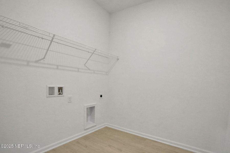 Spacious, unfurnished interior of a new home in , Green Cove Springs (Image 34).